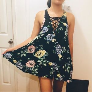Peonies Show Me Your Mumu Mini Dress Size Small Black crisscross Lace Up Front